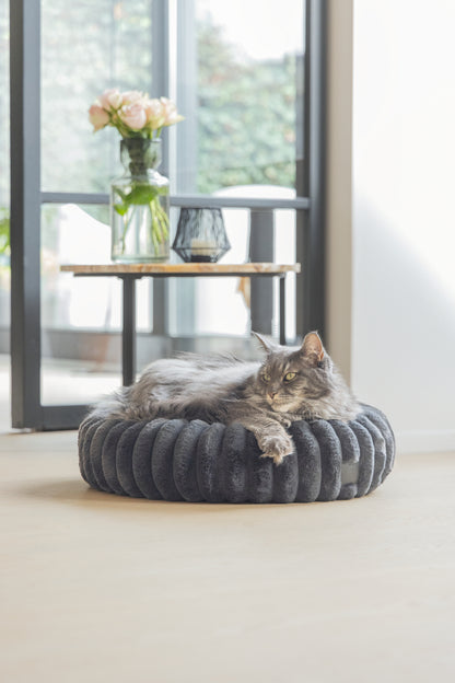 Designed by Lotte Reza - Kattenmand - 50x50x15 cm