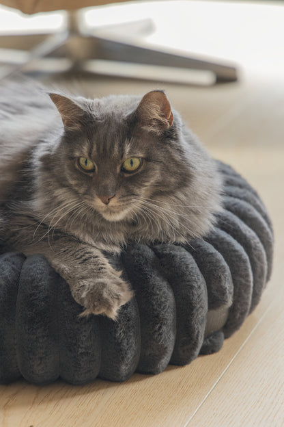 Designed by Lotte Reza - Kattenmand - 50x50x15 cm