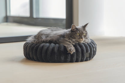 Designed by Lotte Reza - Kattenmand - 50x50x15 cm