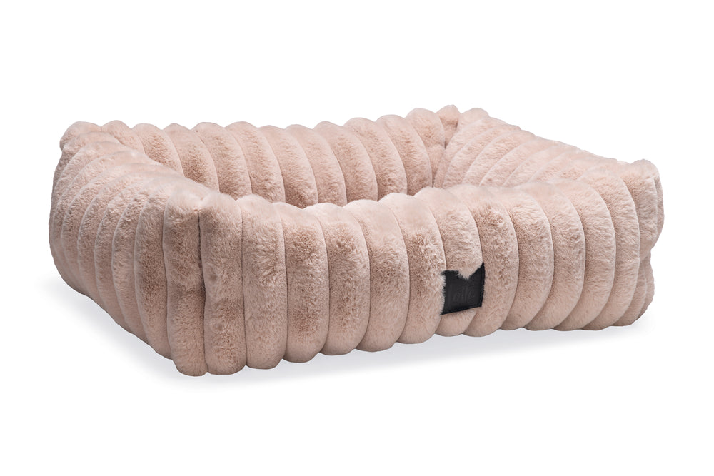 Designed by Lotte Reza - Kattenmand - 52x44x16 cm