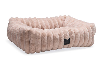 Designed by Lotte Reza - Kattenmand - 52x44x16 cm